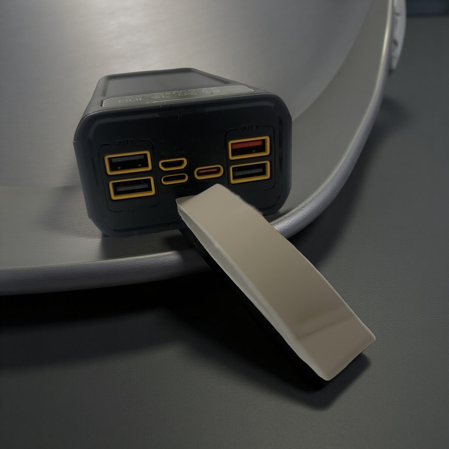 OALE iPower R30000 30000mAh Solar Powerbank with Fast Charge 22.5W – Bahrain